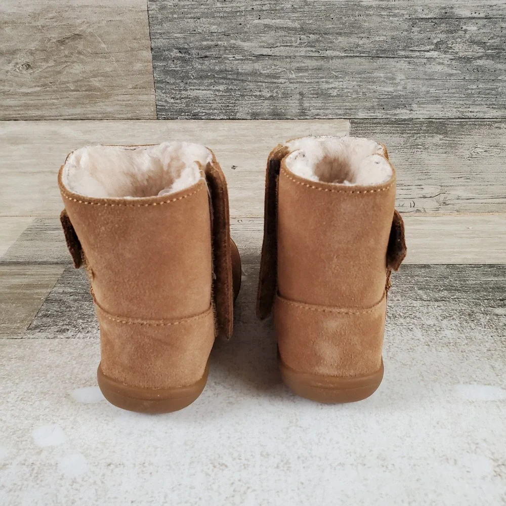 Ugg Keelan II Kids Booties Sz 6 Comfort Chestnut Suede Lined Hook & Loop Boot